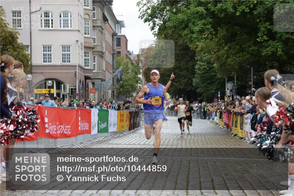13.09.2026 - Kiel Lauf Yannick Fuchs http://msf.ph/oto/10444859 13.09.2026 12:14:07 Ziel 6182, 10208, 663, 2109, 10008, 10160, 10927, 2565, 9253, 10912 meine-sportfotos.de