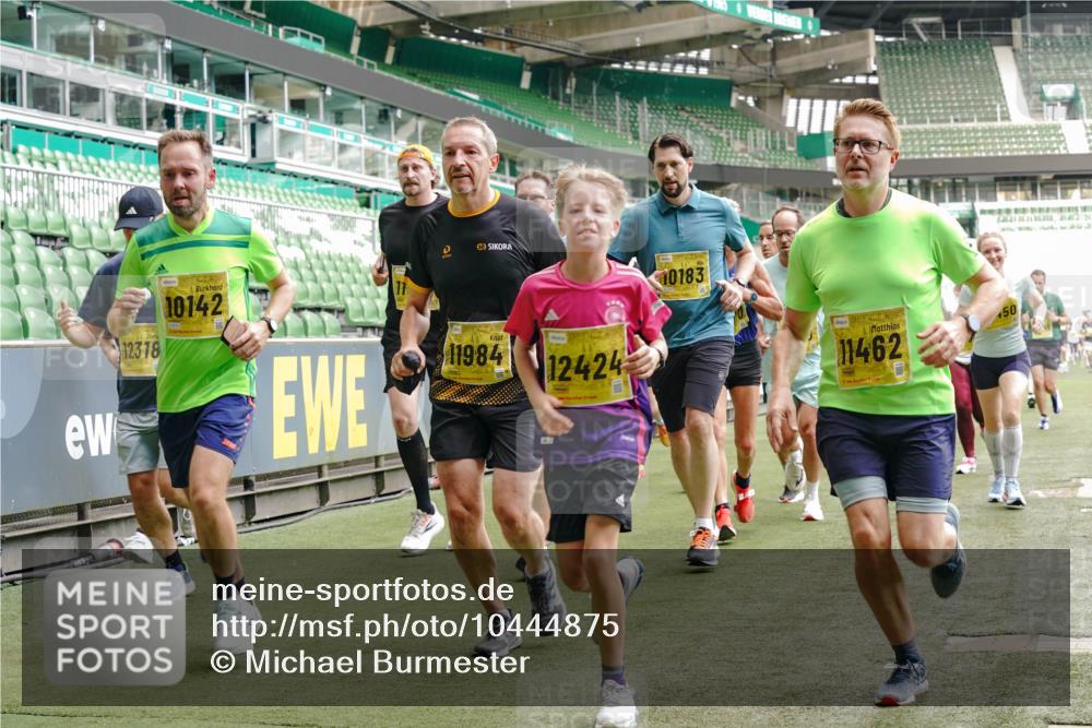 13.09.2026 - 21. swb-Marathon Bremen Michael Burmester http://msf.ph/oto/10444875 13.09.2026 10:29:02 Laufen im Stadion 10162, 10170, 10183, 10189, 10200, 10218, 10223, 10253, 10267, 10270, 10293, 10294, 10316, 10329, 10334, 10348, 10381, 10393, 10421, 10426, 10467, 10508, 10525, 10537, 10538, 10544, 10585, 10594, 10655, 10709, 10734, 10739, 10761, 10763, 10770, 10814, 10825, 10827, 10835, 10840, 10846, 10860, 10876, 10910, 10917, 10923, 10966, 10993, 11005, 11007, 11018, 11035, 11058, 11076, 11087, 11092, 11109, 11111, 11170 meine-sportfotos.de