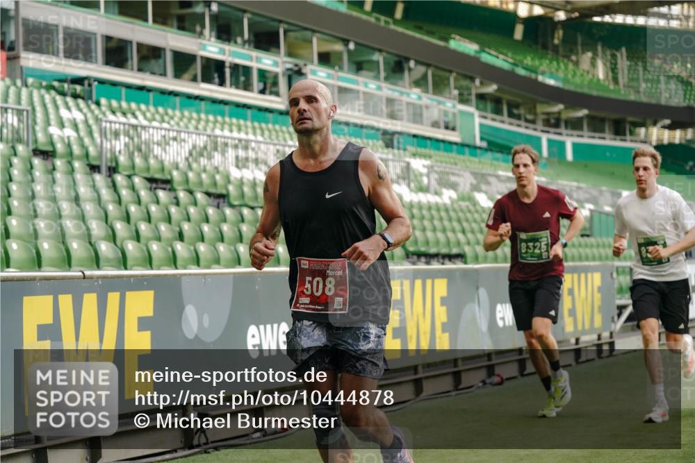 13.09.2026 - 21. swb-Marathon Bremen Michael Burmester http://msf.ph/oto/10444878 13.09.2026 12:45:34 Laufen im Stadion 195, 280, 339, 474, 493, 508, 567, 678, 681, 697, 715, 788, 1017, 1034, 1181, 1241, 1264, 1277, 1301, 1335, 1696, 1863, 1937, 1975, 2020, 2084, 2297, 2889, 3092, 3271, 3609, 4110, 4118, 4157, 4328, 5092, 5238, 5719, 5996, 6918, 6973, 7015, 7206, 7265, 7336, 7478, 7715, 8028, 8054, 8096, 8319, 8325, 8331, 8670, 8701, 8756, 8936, 9070, 9129, 9137, 9273, 9306, 9495, 9583, 9642, 13063, 13168, 13237, 439, 957, 1411, 1667, 1822, 1850 meine-sportfotos.de