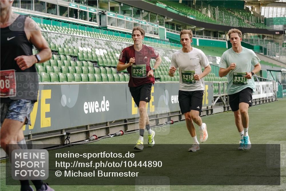 13.09.2026 - 21. swb-Marathon Bremen Michael Burmester http://msf.ph/oto/10444890 13.09.2026 12:45:35 Laufen im Stadion 195, 280, 339, 474, 493, 508, 567, 678, 681, 697, 715, 788, 1017, 1034, 1181, 1241, 1264, 1277, 1301, 1335, 1696, 1863, 1937, 1975, 2020, 2084, 2297, 2889, 3092, 3271, 3609, 4110, 4118, 4157, 4328, 5092, 5238, 5719, 5996, 6918, 6973, 7015, 7206, 7265, 7336, 7478, 7715, 8028, 8054, 8096, 8319, 8325, 8331, 8670, 8701, 8756, 8936, 9070, 9129, 9137, 9273, 9306, 9495, 9583, 9642, 13063, 13168, 13237, 439, 957, 1411, 1667, 1822, 1850 meine-sportfotos.de