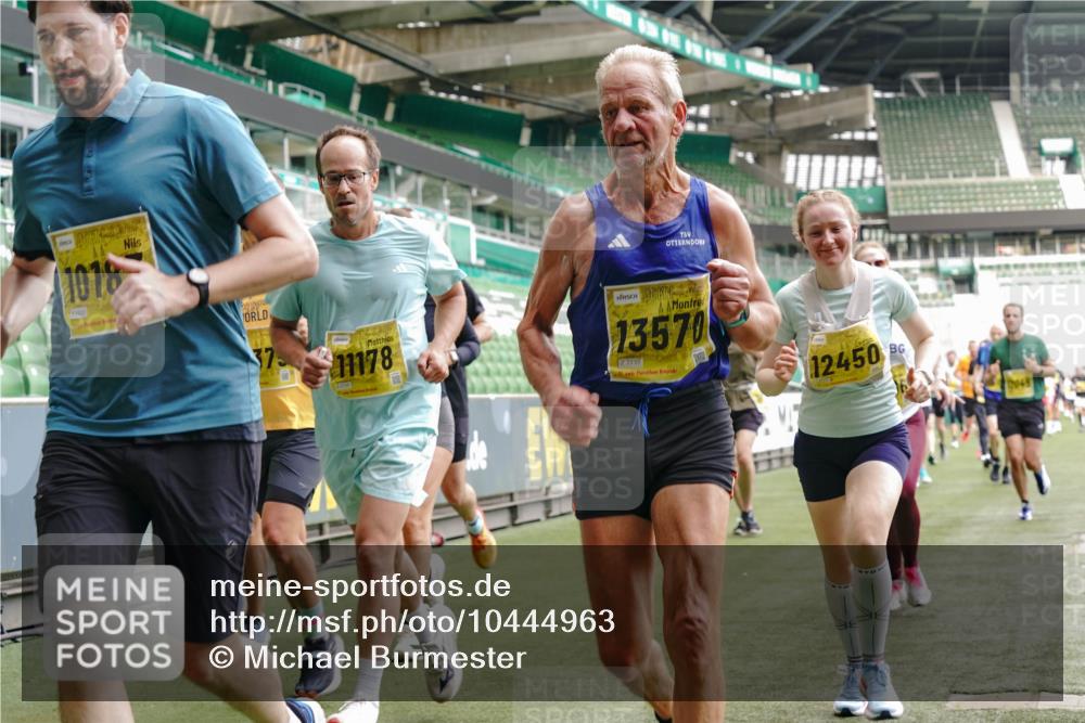 13.09.2026 - 21. swb-Marathon Bremen Michael Burmester http://msf.ph/oto/10444963 13.09.2026 10:29:04 Laufen im Stadion 10162, 10170, 10183, 10189, 10200, 10218, 10223, 10253, 10267, 10270, 10293, 10294, 10316, 10329, 10334, 10348, 10381, 10393, 10421, 10426, 10467, 10508, 10525, 10537, 10538, 10544, 10585, 10594, 10655, 10709, 10734, 10739, 10761, 10763, 10770, 10814, 10825, 10827, 10835, 10840, 10846, 10876, 10910, 10917, 10923, 10966, 10993, 11005, 11007, 11018, 11035, 11058, 11076, 11087, 11092, 11109, 11111, 11170 meine-sportfotos.de