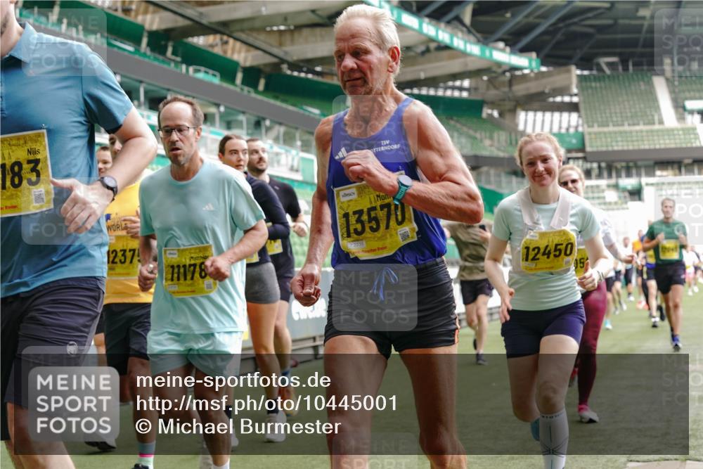 13.09.2026 - 21. swb-Marathon Bremen Michael Burmester http://msf.ph/oto/10445001 13.09.2026 10:29:04 Laufen im Stadion 10162, 10170, 10183, 10189, 10200, 10218, 10223, 10253, 10267, 10270, 10293, 10294, 10316, 10329, 10334, 10348, 10381, 10393, 10421, 10426, 10467, 10508, 10525, 10537, 10538, 10544, 10585, 10594, 10655, 10709, 10734, 10739, 10761, 10763, 10770, 10814, 10825, 10827, 10835, 10840, 10846, 10876, 10910, 10917, 10923, 10966, 10993, 11005, 11007, 11018, 11035, 11058, 11076, 11087, 11092, 11109, 11111, 11170 meine-sportfotos.de