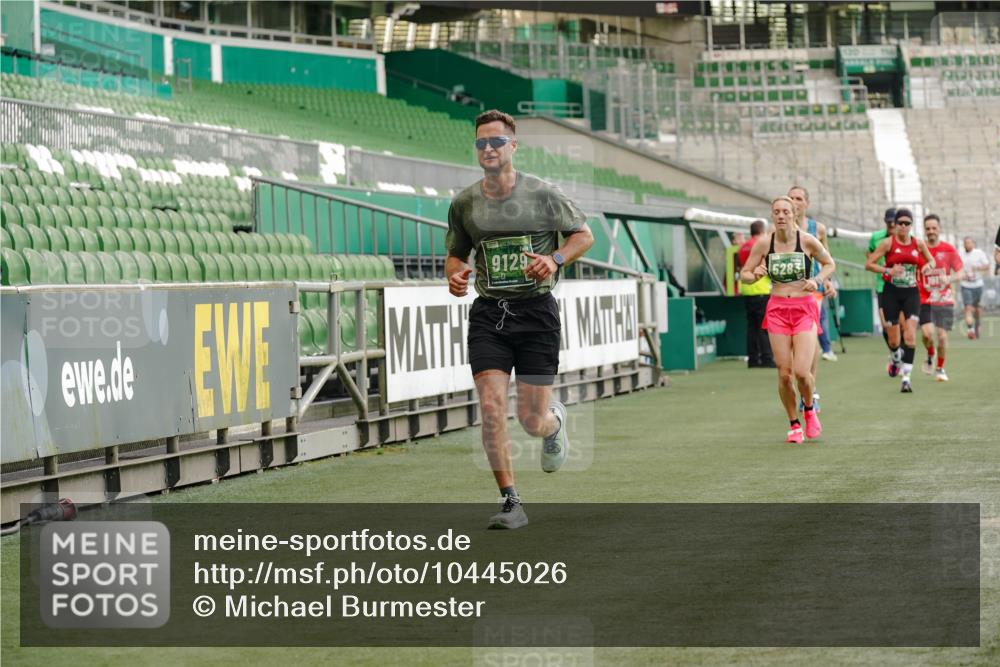 13.09.2026 - 21. swb-Marathon Bremen Michael Burmester http://msf.ph/oto/10445026 13.09.2026 12:45:40 Laufen im Stadion 195, 280, 339, 474, 493, 508, 567, 681, 697, 715, 788, 1017, 1034, 1181, 1241, 1264, 1277, 1301, 1335, 1696, 1863, 1937, 1975, 2020, 2084, 2087, 2297, 2889, 3092, 3271, 3609, 4110, 4118, 4157, 4328, 5092, 5238, 5283, 5674, 5719, 5996, 6918, 6973, 7206, 7265, 7336, 7478, 7715, 8028, 8054, 8096, 8319, 8325, 8331, 8670, 8701, 8756, 8936, 9070, 9129, 9137, 9273, 9306, 9495, 9583, 9642, 13063, 13168, 13237, 439, 957, 1411, 1667, 1822, 1850 meine-sportfotos.de