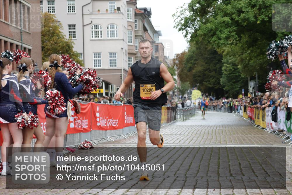 13.09.2026 - Kiel Lauf Yannick Fuchs http://msf.ph/oto/10445051 13.09.2026 12:14:24 Ziel 2565, 9253, 10912, 11085, 2109, 6182, 10208, 9316, 663, 2109, 10160 meine-sportfotos.de