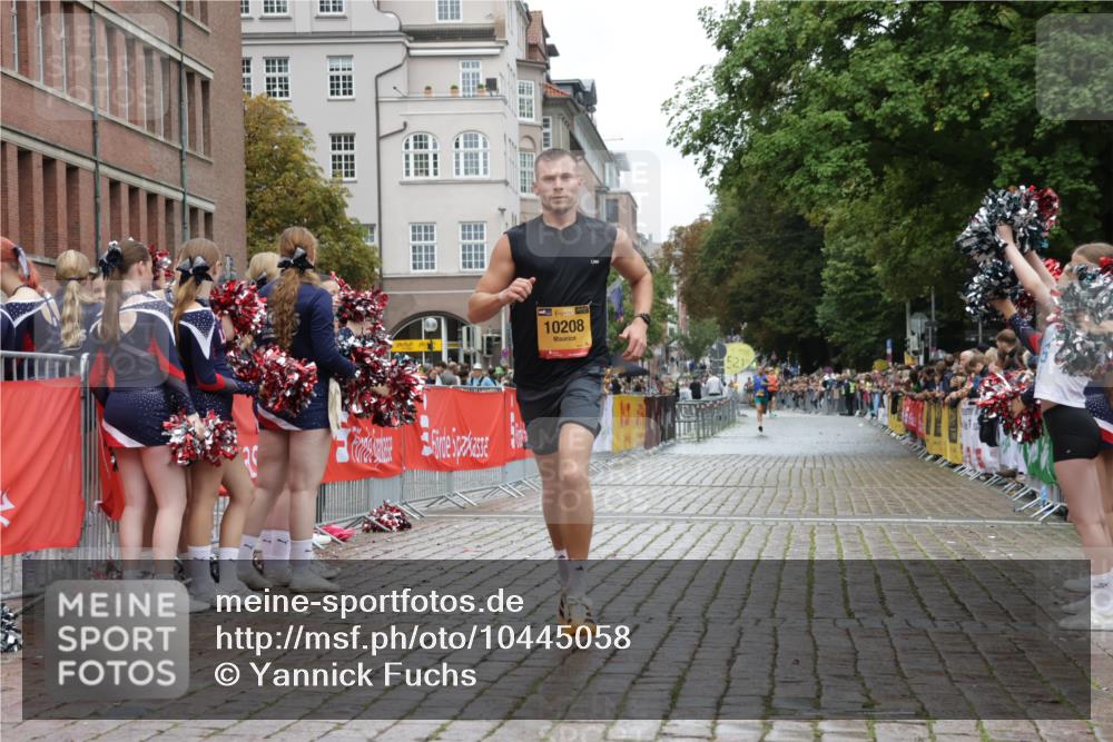 13.09.2026 - Kiel Lauf Yannick Fuchs http://msf.ph/oto/10445058 13.09.2026 12:14:25 Ziel 2565, 9253, 10912, 11085, 2109, 6182, 10208, 9316, 663, 2109, 10160 meine-sportfotos.de