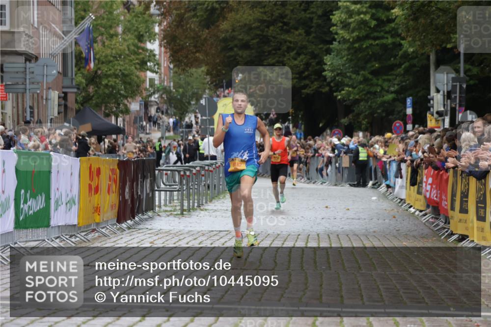 13.09.2026 - Kiel Lauf Yannick Fuchs http://msf.ph/oto/10445095 13.09.2026 12:14:32 Ziel 2565, 11085, 6182, 9253, 10208, 10912, 7208, 9316, 2109, 10208 meine-sportfotos.de