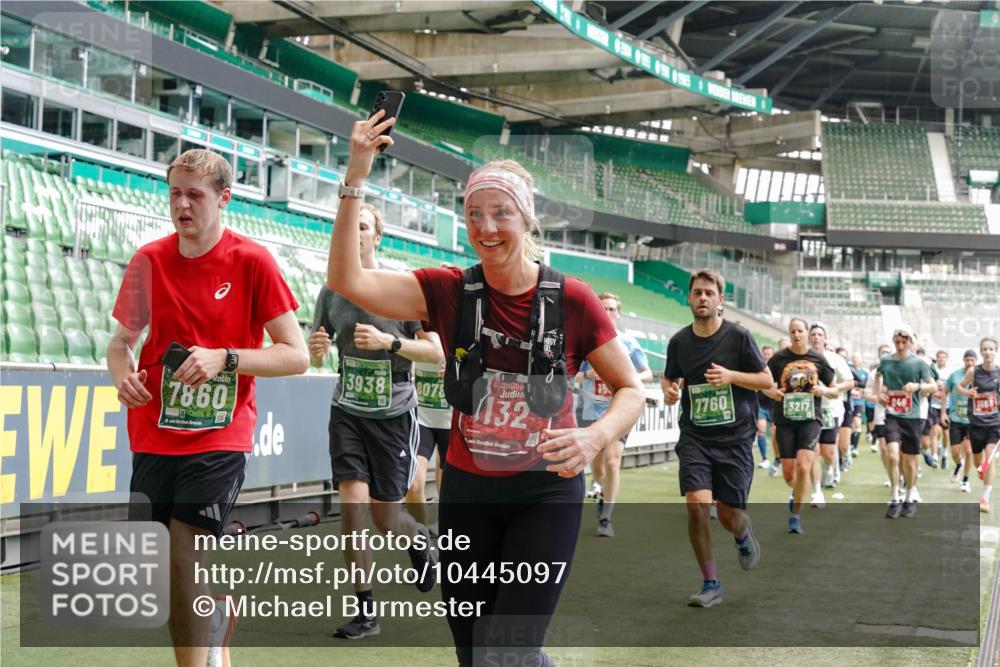 13.09.2026 - 21. swb-Marathon Bremen Michael Burmester http://msf.ph/oto/10445097 13.09.2026 13:07:54 Laufen im Stadion 132, 156, 310, 372, 489, 551, 607, 682, 716, 800, 808, 809, 831, 834, 846, 884, 911, 922, 1083, 1124, 1173, 1189, 1205, 1210, 1285, 1289, 1322, 1364, 1369, 1387, 1395, 1437, 1532, 1545, 1559, 1600, 1688, 1831, 1841, 1848, 1854, 1871, 1899, 1926, 1938, 2003, 2041, 2070, 2090, 2215, 2219, 2229, 2275, 2283, 2318, 2366, 2380, 2405, 2440, 2467, 2492, 2565, 2611, 2635, 2699, 2707, 2721, 2727, 2731, 2755, 2782, 2802, 2818, 2831, 2841, 2866, 2897, 2902, 2911, 2930, 2949, 2960 meine-sportfotos.de