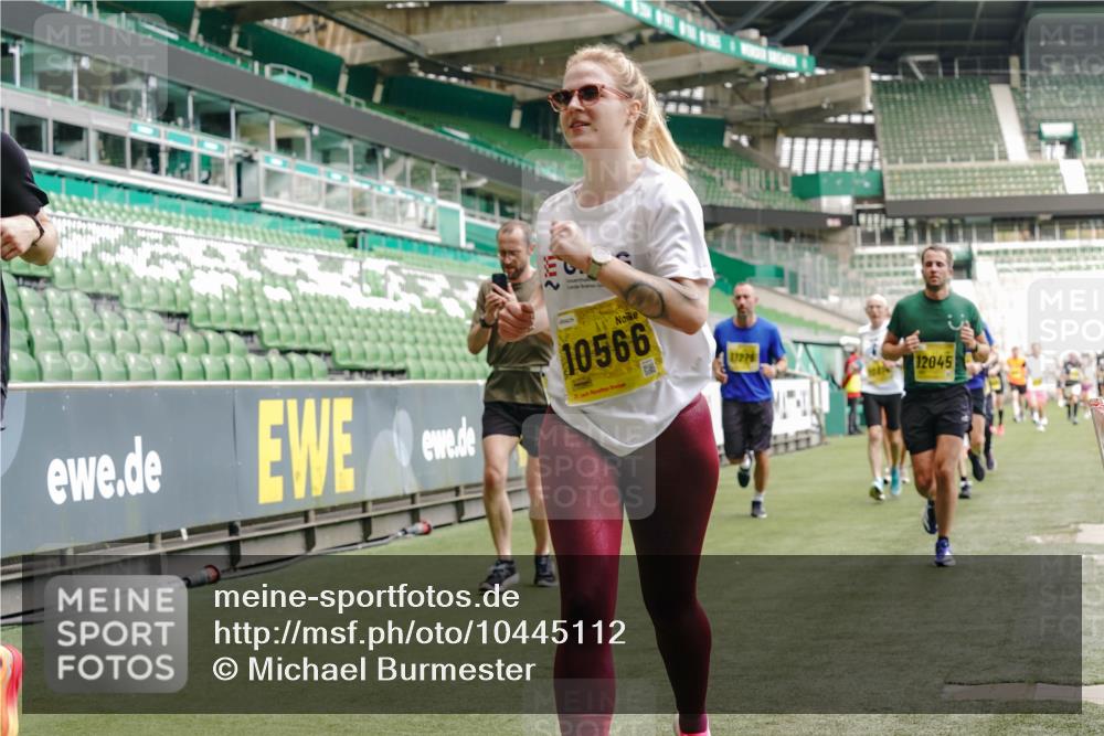 13.09.2026 - 21. swb-Marathon Bremen Michael Burmester http://msf.ph/oto/10445112 13.09.2026 10:29:06 Laufen im Stadion 10162, 10170, 10183, 10189, 10200, 10218, 10223, 10253, 10267, 10270, 10293, 10294, 10316, 10329, 10334, 10348, 10381, 10393, 10421, 10426, 10467, 10508, 10525, 10537, 10538, 10544, 10585, 10594, 10655, 10709, 10734, 10739, 10761, 10763, 10764, 10770, 10814, 10825, 10827, 10835, 10840, 10846, 10876, 10910, 10917, 10923, 10966, 10993, 11005, 11007, 11018, 11035, 11058, 11076, 11087, 11092, 11109, 11111, 11170 meine-sportfotos.de