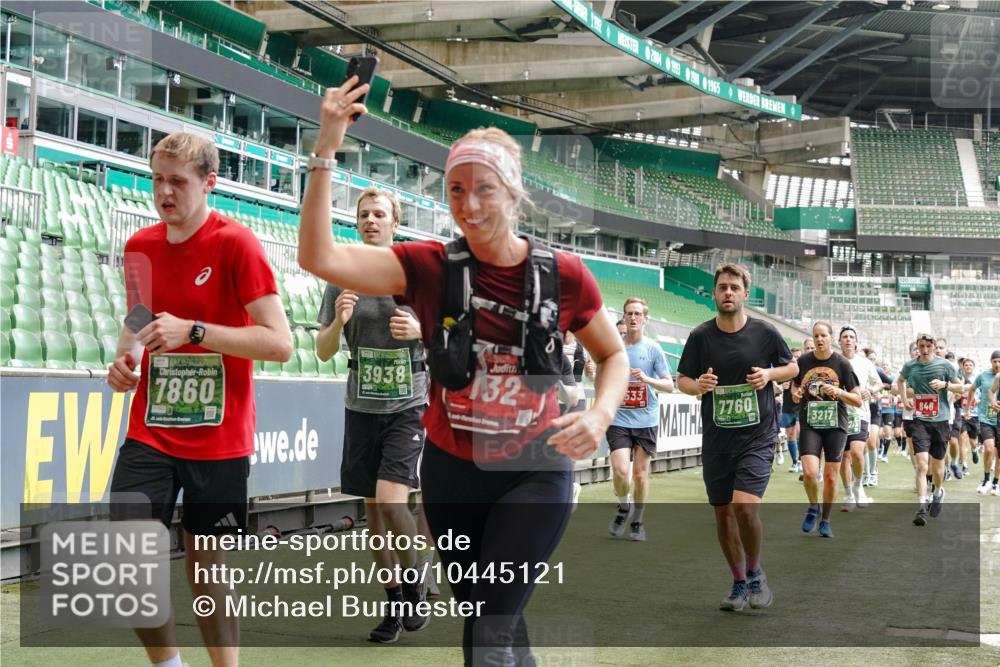 13.09.2026 - 21. swb-Marathon Bremen Michael Burmester http://msf.ph/oto/10445121 13.09.2026 13:07:54 Laufen im Stadion 132, 156, 310, 372, 489, 551, 607, 682, 716, 800, 808, 809, 831, 834, 846, 884, 911, 922, 1083, 1124, 1173, 1189, 1205, 1210, 1285, 1289, 1322, 1364, 1369, 1387, 1395, 1437, 1532, 1545, 1559, 1600, 1688, 1831, 1841, 1848, 1854, 1871, 1899, 1926, 1938, 2003, 2041, 2070, 2090, 2215, 2219, 2229, 2275, 2283, 2318, 2366, 2380, 2405, 2440, 2467, 2492, 2565, 2611, 2635, 2699, 2707, 2721, 2727, 2731, 2755, 2782, 2802, 2818, 2831, 2841, 2866, 2897, 2902, 2911, 2930, 2949, 2960 meine-sportfotos.de
