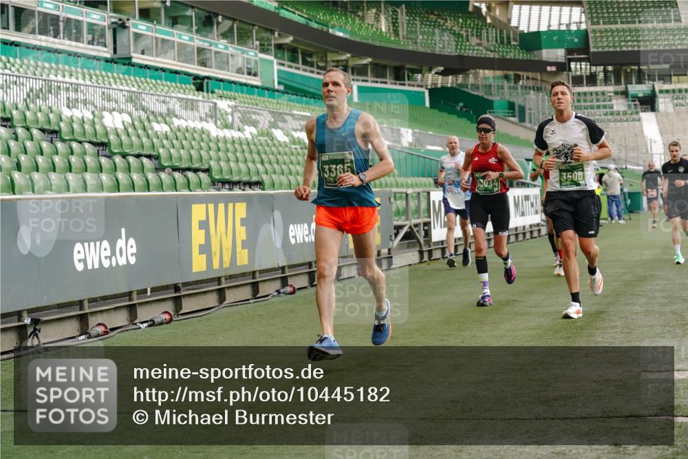 13.09.2026 - 21. swb-Marathon Bremen Michael Burmester http://msf.ph/oto/10445182 13.09.2026 12:45:46 Laufen im Stadion 195, 280, 339, 474, 493, 508, 538, 567, 681, 697, 715, 788, 1017, 1034, 1181, 1241, 1264, 1277, 1301, 1335, 1696, 1863, 1937, 1975, 2020, 2084, 2087, 2297, 2809, 2889, 3092, 3271, 3609, 4110, 4118, 4157, 4328, 5024, 5092, 5238, 5283, 5674, 5719, 5996, 6918, 6973, 7206, 7265, 7336, 7478, 7715, 8054, 8096, 8319, 8325, 8331, 8670, 8701, 8756, 8936, 9070, 9129, 9273, 9306, 9495, 9583, 9642, 13034, 13168, 439, 1411, 1667, 1822, 1850 meine-sportfotos.de