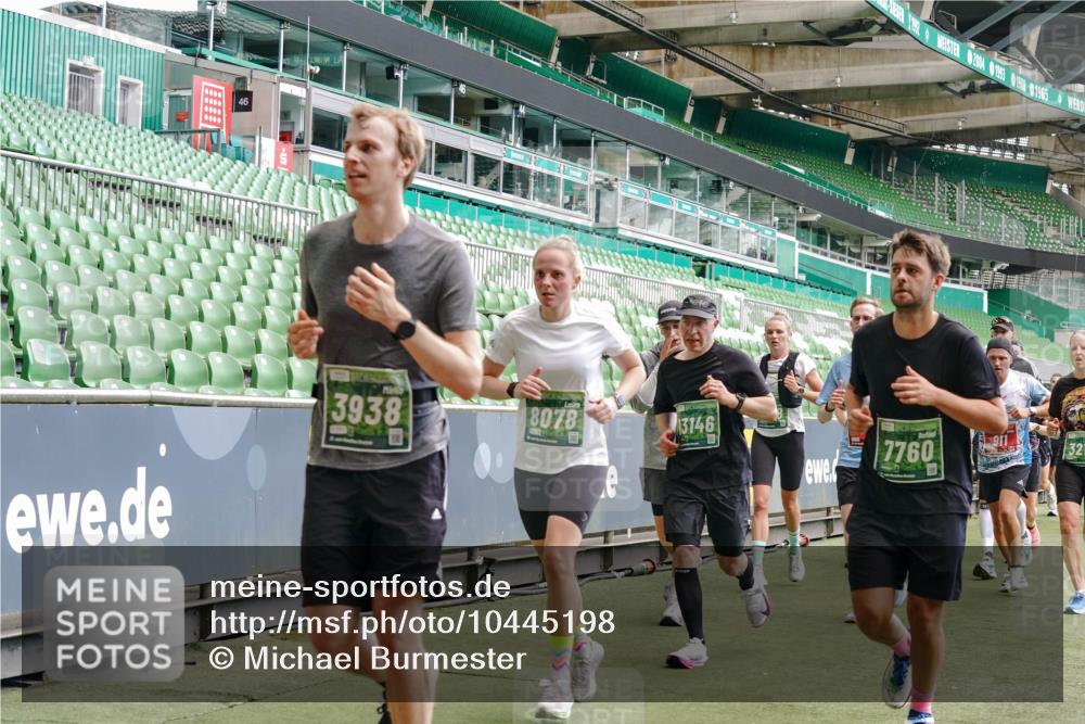 13.09.2026 - 21. swb-Marathon Bremen Michael Burmester http://msf.ph/oto/10445198 13.09.2026 13:07:55 Laufen im Stadion 132, 156, 310, 372, 489, 551, 607, 682, 716, 800, 808, 809, 831, 834, 846, 884, 911, 922, 1083, 1124, 1173, 1189, 1205, 1210, 1285, 1289, 1322, 1364, 1369, 1387, 1395, 1437, 1532, 1545, 1559, 1600, 1688, 1831, 1841, 1848, 1854, 1871, 1899, 1926, 1938, 2003, 2041, 2070, 2090, 2215, 2219, 2229, 2283, 2318, 2366, 2380, 2405, 2440, 2467, 2492, 2565, 2611, 2635, 2699, 2707, 2721, 2727, 2731, 2755, 2782, 2802, 2818, 2831, 2841, 2866, 2897, 2902, 2911, 2930, 2949, 2960 meine-sportfotos.de