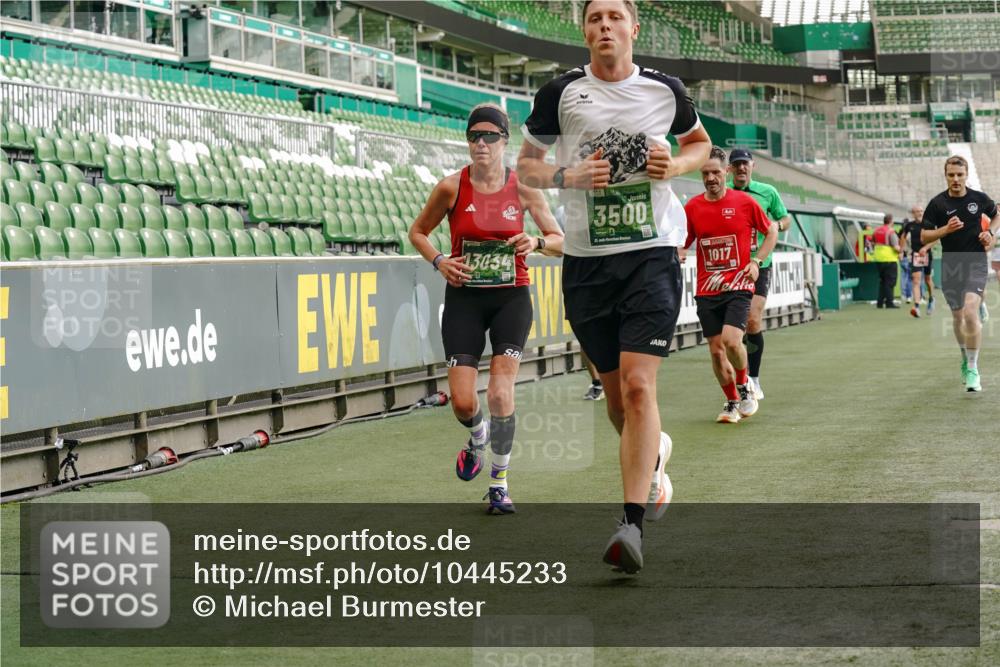 13.09.2026 - 21. swb-Marathon Bremen Michael Burmester http://msf.ph/oto/10445233 13.09.2026 12:45:48 Laufen im Stadion 195, 280, 339, 474, 493, 508, 538, 567, 604, 697, 715, 788, 1017, 1034, 1181, 1241, 1264, 1277, 1301, 1335, 1696, 1863, 1937, 1975, 2020, 2084, 2087, 2297, 2809, 2889, 3092, 3271, 3609, 4110, 4118, 4157, 4328, 5024, 5092, 5238, 5283, 5674, 5719, 5996, 6918, 7206, 7265, 7336, 7478, 7715, 8054, 8096, 8319, 8325, 8331, 8670, 8701, 8756, 8936, 9070, 9129, 9273, 9306, 9495, 9583, 9642, 13034, 13168, 439, 1411, 1667, 1822, 1850 meine-sportfotos.de