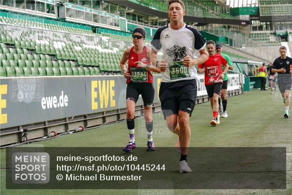 13.09.2026 - 21. swb-Marathon Bremen Michael Burmester http://msf.ph/oto/10445244 13.09.2026 12:45:48 Laufen im Stadion 195, 280, 339, 474, 493, 508, 538, 567, 604, 697, 715, 788, 1017, 1034, 1181, 1241, 1264, 1277, 1301, 1335, 1696, 1863, 1937, 1975, 2020, 2084, 2087, 2297, 2809, 2889, 3092, 3271, 3609, 4110, 4118, 4157, 4328, 5024, 5092, 5238, 5283, 5674, 5719, 5996, 6918, 7206, 7265, 7336, 7478, 7715, 8054, 8096, 8319, 8325, 8331, 8670, 8701, 8756, 8936, 9070, 9129, 9273, 9306, 9495, 9583, 9642, 13034, 13168, 439, 1411, 1667, 1822, 1850 meine-sportfotos.de