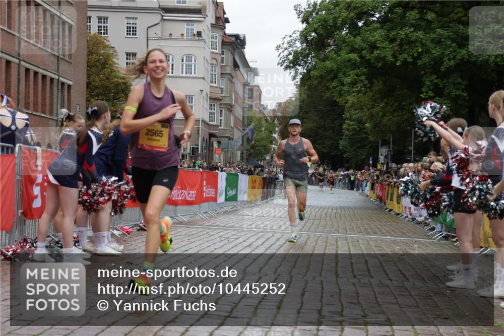 13.09.2026 - Kiel Lauf Yannick Fuchs http://msf.ph/oto/10445252 13.09.2026 12:14:52 Ziel 2550, 7208, 9316, 2565, 9253, 10912, 11085, 8093, 9855, 6182, 9253, 10912 meine-sportfotos.de
