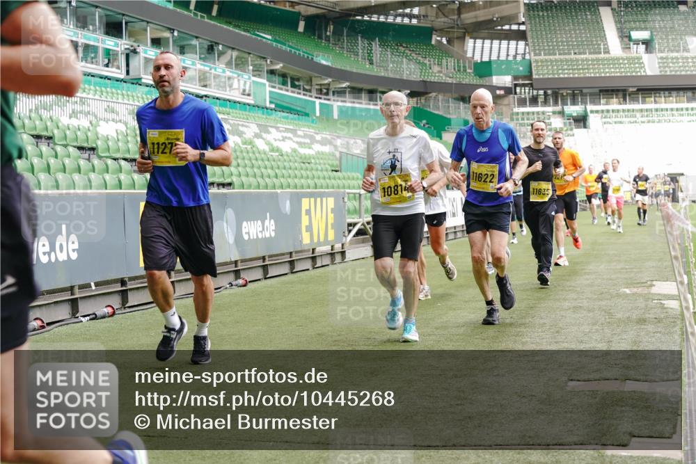13.09.2026 - 21. swb-Marathon Bremen Michael Burmester http://msf.ph/oto/10445268 13.09.2026 10:29:09 Laufen im Stadion 10162, 10170, 10183, 10189, 10200, 10218, 10223, 10253, 10267, 10270, 10293, 10294, 10316, 10329, 10334, 10348, 10381, 10393, 10421, 10426, 10467, 10508, 10525, 10537, 10538, 10544, 10585, 10594, 10655, 10709, 10734, 10739, 10761, 10763, 10764, 10770, 10814, 10825, 10827, 10835, 10840, 10846, 10876, 10910, 10917, 10923, 10966, 10993, 11005, 11007, 11018, 11035, 11058, 11076, 11087, 11092, 11109, 11170 meine-sportfotos.de