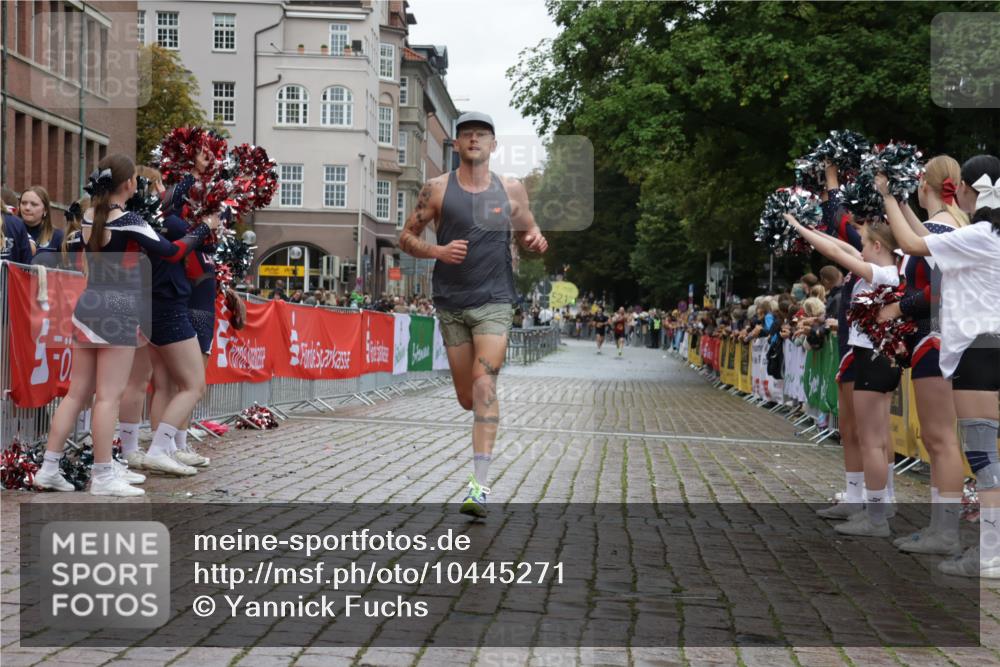 13.09.2026 - Kiel Lauf Yannick Fuchs http://msf.ph/oto/10445271 13.09.2026 12:14:53 Ziel 2550, 7208, 9316, 2565, 9253, 11085, 8093, 9855, 6182, 9253, 10912 meine-sportfotos.de