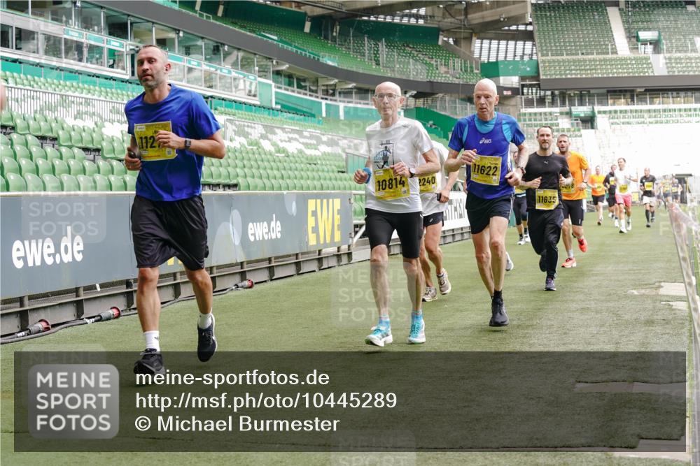 13.09.2026 - 21. swb-Marathon Bremen Michael Burmester http://msf.ph/oto/10445289 13.09.2026 10:29:09 Laufen im Stadion 10162, 10170, 10183, 10189, 10200, 10218, 10223, 10253, 10267, 10270, 10293, 10294, 10316, 10329, 10334, 10348, 10381, 10393, 10421, 10426, 10467, 10508, 10525, 10537, 10538, 10544, 10585, 10594, 10655, 10709, 10734, 10739, 10761, 10763, 10764, 10770, 10814, 10825, 10827, 10835, 10840, 10846, 10876, 10910, 10917, 10923, 10966, 10993, 11005, 11007, 11018, 11035, 11058, 11076, 11087, 11092, 11109, 11170 meine-sportfotos.de