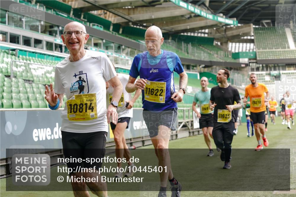 13.09.2026 - 21. swb-Marathon Bremen Michael Burmester http://msf.ph/oto/10445401 13.09.2026 10:29:11 Laufen im Stadion 10162, 10170, 10183, 10189, 10200, 10218, 10223, 10253, 10267, 10270, 10293, 10294, 10316, 10329, 10334, 10348, 10381, 10393, 10421, 10426, 10467, 10508, 10525, 10537, 10538, 10544, 10585, 10594, 10655, 10709, 10734, 10739, 10761, 10763, 10764, 10770, 10814, 10825, 10827, 10835, 10840, 10846, 10876, 10910, 10917, 10923, 10966, 10993, 11005, 11007, 11018, 11035, 11058, 11076, 11087, 11092, 11109, 11170 meine-sportfotos.de