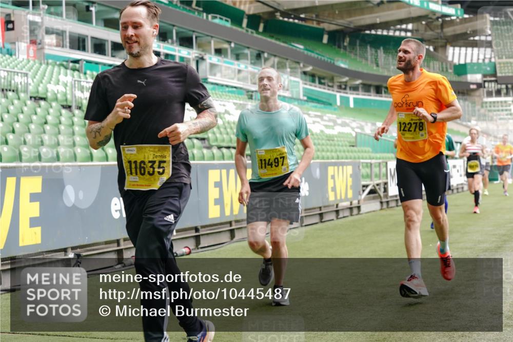 13.09.2026 - 21. swb-Marathon Bremen Michael Burmester http://msf.ph/oto/10445487 13.09.2026 10:29:13 Laufen im Stadion 10162, 10170, 10183, 10189, 10200, 10218, 10223, 10253, 10267, 10270, 10293, 10294, 10316, 10329, 10334, 10348, 10381, 10393, 10421, 10426, 10452, 10467, 10508, 10525, 10537, 10538, 10544, 10585, 10594, 10655, 10709, 10734, 10739, 10761, 10763, 10764, 10770, 10814, 10825, 10827, 10835, 10840, 10876, 10910, 10917, 10923, 10966, 10993, 11005, 11007, 11018, 11035, 11058, 11087, 11092, 11109, 11170 meine-sportfotos.de