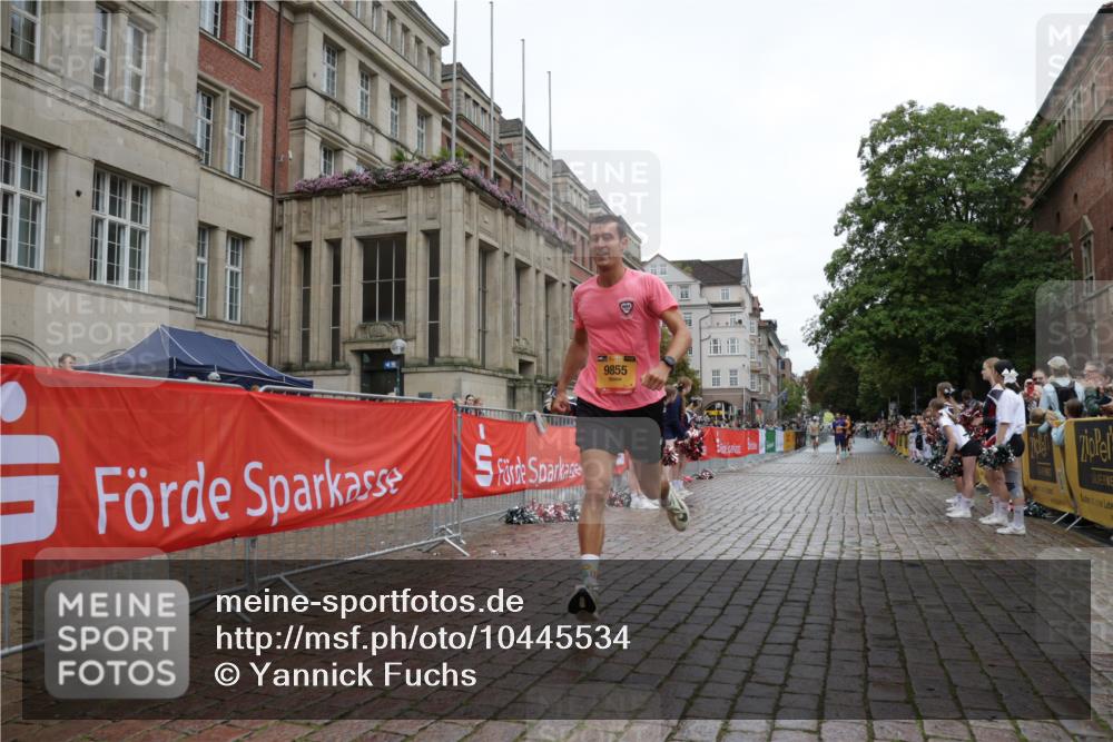 13.09.2026 - Kiel Lauf Yannick Fuchs http://msf.ph/oto/10445534 13.09.2026 12:15:32 Ziel 3194, 3398, 3970, 3398, 6871, 8093, 9575, 9855, 12196, 2562, 10494, 12309, 2550 meine-sportfotos.de