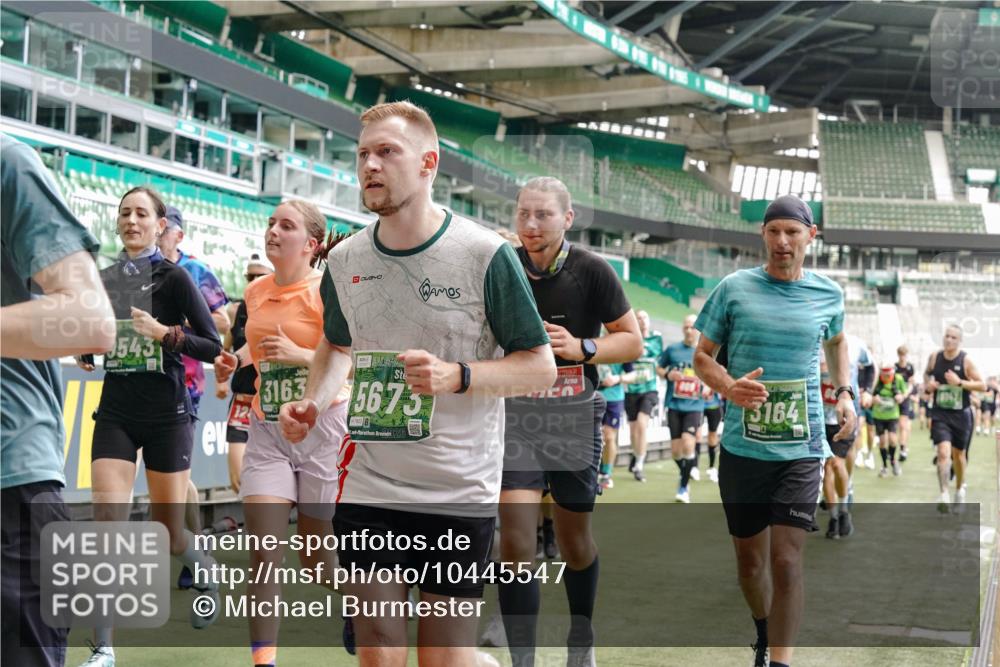 13.09.2026 - 21. swb-Marathon Bremen Michael Burmester http://msf.ph/oto/10445547 13.09.2026 13:08:00 Laufen im Stadion 132, 156, 310, 372, 489, 551, 607, 682, 716, 800, 808, 809, 831, 834, 846, 884, 911, 922, 1025, 1083, 1124, 1173, 1189, 1210, 1285, 1289, 1322, 1364, 1369, 1387, 1395, 1437, 1532, 1545, 1559, 1600, 1688, 1831, 1841, 1848, 1854, 1871, 1899, 1926, 1938, 2003, 2041, 2070, 2090, 2215, 2219, 2229, 2283, 2318, 2366, 2380, 2405, 2440, 2467, 2492, 2565, 2611, 2635, 2699, 2707, 2721, 2727, 2731, 2755, 2782, 2802, 2818, 2823, 2831, 2841, 2866, 2897, 2911, 2930, 2949, 2960 meine-sportfotos.de