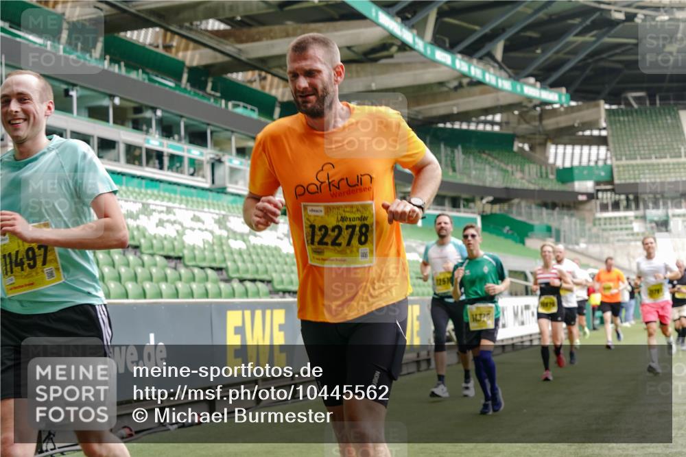 13.09.2026 - 21. swb-Marathon Bremen Michael Burmester http://msf.ph/oto/10445562 13.09.2026 10:29:14 Laufen im Stadion 10162, 10170, 10183, 10189, 10200, 10218, 10223, 10253, 10267, 10270, 10293, 10294, 10316, 10329, 10334, 10348, 10381, 10393, 10421, 10426, 10452, 10467, 10508, 10525, 10537, 10538, 10544, 10585, 10594, 10655, 10709, 10734, 10739, 10761, 10763, 10764, 10770, 10814, 10825, 10827, 10835, 10840, 10876, 10910, 10917, 10923, 10966, 10993, 11005, 11007, 11018, 11035, 11058, 11087, 11092, 11109, 11170 meine-sportfotos.de