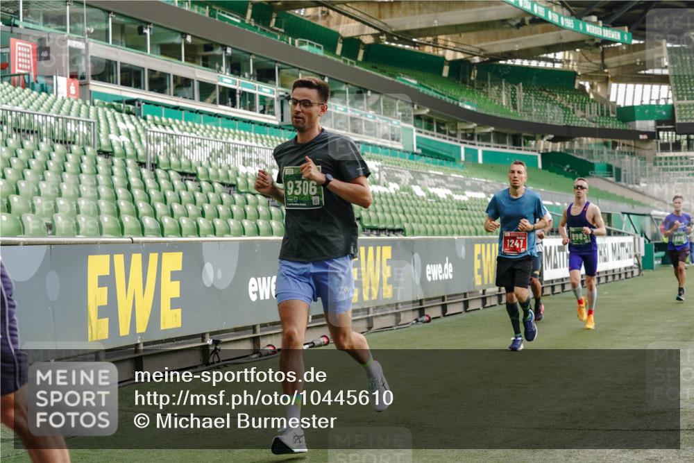 13.09.2026 - 21. swb-Marathon Bremen Michael Burmester http://msf.ph/oto/10445610 13.09.2026 12:46:01 Laufen im Stadion 195, 280, 339, 474, 508, 538, 567, 604, 697, 715, 788, 1017, 1034, 1181, 1241, 1264, 1277, 1301, 1863, 1937, 1975, 2020, 2021, 2084, 2087, 2297, 2809, 2889, 3092, 3196, 3271, 3609, 4110, 4157, 4236, 4777, 5024, 5092, 5238, 5283, 5674, 5719, 5996, 6815, 6918, 7206, 7336, 7478, 7715, 8054, 8096, 8319, 8325, 8331, 8670, 8701, 8756, 8936, 8983, 9070, 9129, 9273, 9306, 9495, 9544, 9583, 9642, 9813, 13034, 13168, 439, 1411, 1667, 1822, 1850 meine-sportfotos.de