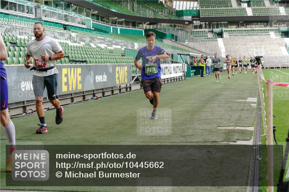 13.09.2026 - 21. swb-Marathon Bremen Michael Burmester http://msf.ph/oto/10445662 13.09.2026 12:46:04 Laufen im Stadion 195, 280, 339, 474, 508, 538, 567, 604, 697, 715, 788, 1017, 1034, 1181, 1241, 1264, 1277, 1301, 1863, 1937, 1975, 2020, 2021, 2084, 2087, 2297, 2809, 2889, 3092, 3196, 3271, 3609, 4110, 4157, 4236, 4777, 5024, 5092, 5238, 5283, 5674, 5719, 5996, 6053, 6686, 6815, 6918, 7206, 7336, 7478, 8054, 8096, 8319, 8325, 8331, 8334, 8670, 8701, 8756, 8936, 8983, 9070, 9129, 9273, 9306, 9495, 9544, 9583, 9642, 9813, 13034, 13168, 439, 1411, 1667, 1822, 1850 meine-sportfotos.de