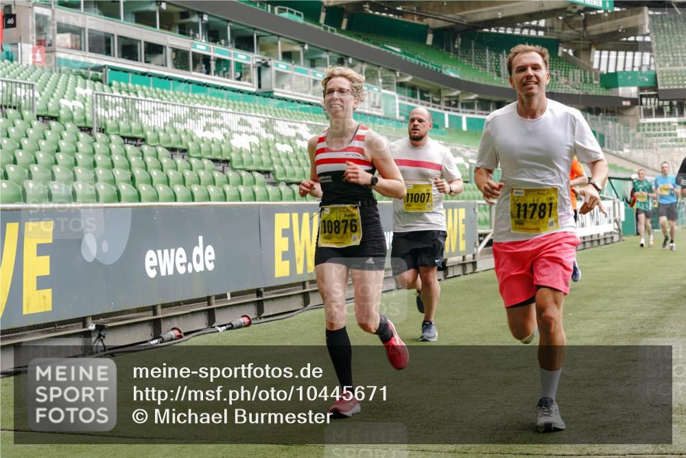 13.09.2026 - 21. swb-Marathon Bremen Michael Burmester http://msf.ph/oto/10445671 13.09.2026 10:29:17 Laufen im Stadion 10162, 10170, 10183, 10189, 10200, 10218, 10233, 10253, 10267, 10270, 10293, 10294, 10316, 10329, 10334, 10348, 10381, 10393, 10421, 10426, 10452, 10467, 10508, 10525, 10537, 10538, 10544, 10585, 10594, 10655, 10709, 10734, 10739, 10761, 10763, 10764, 10770, 10814, 10825, 10827, 10835, 10840, 10876, 10887, 10906, 10910, 10917, 10923, 10966, 10993, 11005, 11007, 11018, 11035, 11058, 11087, 11092, 11109, 11170 meine-sportfotos.de