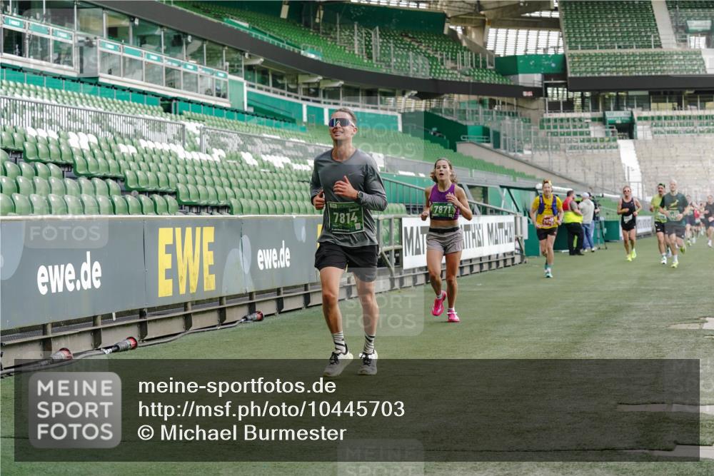 13.09.2026 - 21. swb-Marathon Bremen Michael Burmester http://msf.ph/oto/10445703 13.09.2026 12:46:11 Laufen im Stadion 195, 280, 474, 508, 538, 567, 604, 697, 788, 868, 1017, 1034, 1181, 1241, 1264, 1277, 1863, 1937, 1975, 2020, 2021, 2084, 2087, 2297, 2809, 2889, 3092, 3196, 3271, 3609, 4110, 4157, 4236, 4777, 5024, 5092, 5238, 5283, 5674, 5719, 6053, 6686, 6815, 6918, 7206, 7336, 7478, 7814, 8054, 8096, 8319, 8325, 8331, 8334, 8670, 8701, 8756, 8936, 8983, 9070, 9129, 9273, 9306, 9495, 9544, 9583, 9642, 9813, 13034, 13168, 439, 1667, 1822, 1850 meine-sportfotos.de
