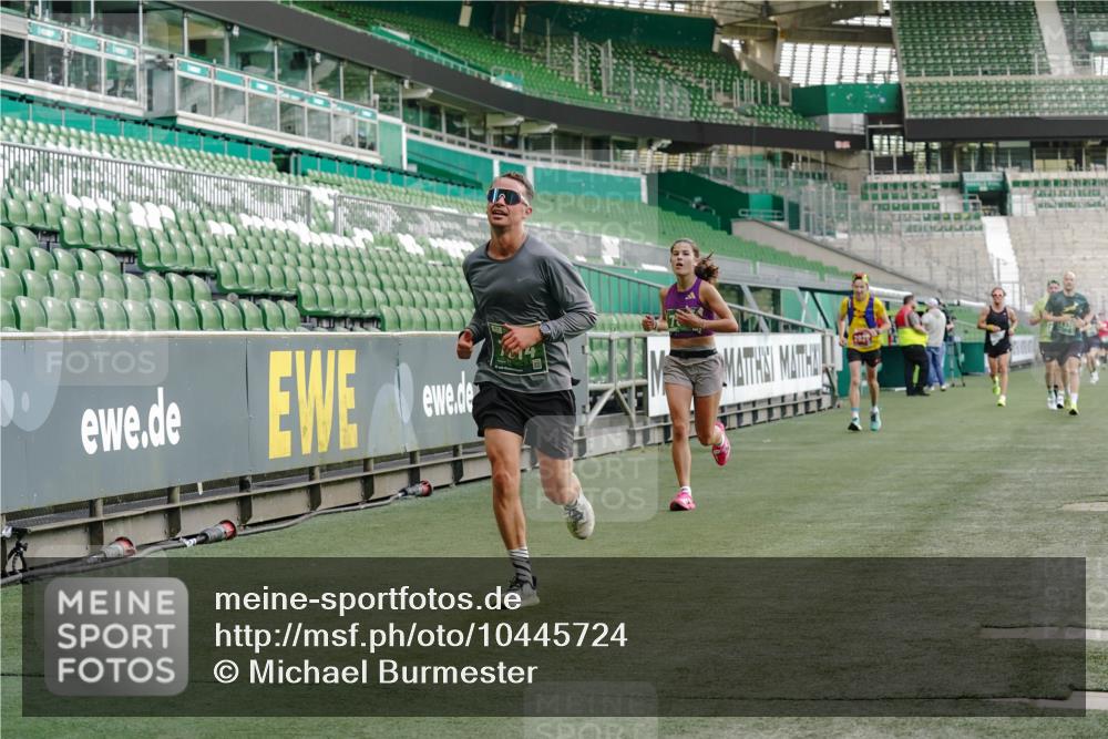 13.09.2026 - 21. swb-Marathon Bremen Michael Burmester http://msf.ph/oto/10445724 13.09.2026 12:46:11 Laufen im Stadion 195, 280, 474, 508, 538, 567, 604, 697, 788, 868, 1017, 1034, 1181, 1241, 1264, 1277, 1863, 1937, 1975, 2020, 2021, 2084, 2087, 2297, 2809, 2889, 3092, 3196, 3271, 3609, 4110, 4157, 4236, 4777, 5024, 5092, 5238, 5283, 5674, 5719, 6053, 6686, 6815, 6918, 7206, 7336, 7478, 7814, 8054, 8096, 8319, 8325, 8331, 8334, 8670, 8701, 8756, 8936, 8983, 9070, 9129, 9273, 9306, 9495, 9544, 9583, 9642, 9813, 13034, 13168, 439, 1667, 1822, 1850 meine-sportfotos.de