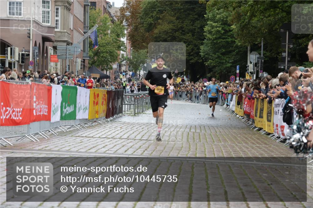 13.09.2026 - Kiel Lauf Yannick Fuchs http://msf.ph/oto/10445735 13.09.2026 12:15:48 Ziel 2562, 10494, 12309, 3194, 3398, 3970, 6871, 9575, 12196, 11267, 12683, 6871, 8093, 9575, 9855 meine-sportfotos.de