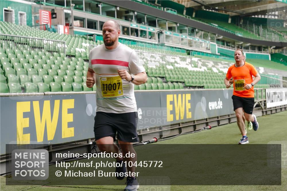 13.09.2026 - 21. swb-Marathon Bremen Michael Burmester http://msf.ph/oto/10445772 13.09.2026 10:29:19 Laufen im Stadion 10162, 10170, 10183, 10189, 10193, 10200, 10218, 10233, 10253, 10267, 10270, 10293, 10294, 10316, 10329, 10334, 10348, 10381, 10392, 10393, 10421, 10426, 10452, 10467, 10508, 10525, 10537, 10538, 10544, 10585, 10594, 10655, 10709, 10734, 10739, 10761, 10763, 10764, 10770, 10814, 10825, 10827, 10835, 10840, 10876, 10887, 10906, 10910, 10917, 10923, 10966, 10993, 11005, 11007, 11018, 11035, 11058, 11087, 11092, 11109, 11170 meine-sportfotos.de