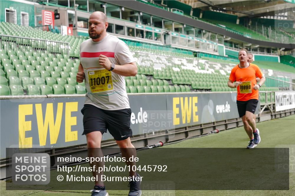 13.09.2026 - 21. swb-Marathon Bremen Michael Burmester http://msf.ph/oto/10445792 13.09.2026 10:29:19 Laufen im Stadion 10162, 10170, 10183, 10189, 10193, 10200, 10218, 10233, 10253, 10267, 10270, 10293, 10294, 10316, 10329, 10334, 10348, 10381, 10392, 10393, 10421, 10426, 10452, 10467, 10508, 10525, 10537, 10538, 10544, 10585, 10594, 10655, 10709, 10734, 10739, 10761, 10763, 10764, 10770, 10814, 10825, 10827, 10835, 10840, 10876, 10887, 10906, 10910, 10917, 10923, 10966, 10993, 11005, 11007, 11018, 11035, 11058, 11087, 11092, 11109, 11170 meine-sportfotos.de