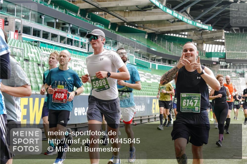 13.09.2026 - 21. swb-Marathon Bremen Michael Burmester http://msf.ph/oto/10445845 13.09.2026 13:08:05 Laufen im Stadion 132, 156, 310, 372, 489, 551, 607, 682, 716, 800, 808, 809, 831, 834, 846, 884, 911, 922, 1025, 1124, 1173, 1189, 1210, 1285, 1289, 1322, 1364, 1369, 1387, 1395, 1532, 1545, 1559, 1600, 1688, 1831, 1841, 1854, 1871, 1899, 1926, 1938, 2003, 2041, 2070, 2090, 2215, 2219, 2229, 2283, 2318, 2366, 2380, 2405, 2440, 2467, 2492, 2565, 2611, 2635, 2699, 2707, 2721, 2727, 2731, 2755, 2782, 2802, 2818, 2823, 2831, 2841, 2866, 2897, 2911, 2930, 2949, 2960 meine-sportfotos.de