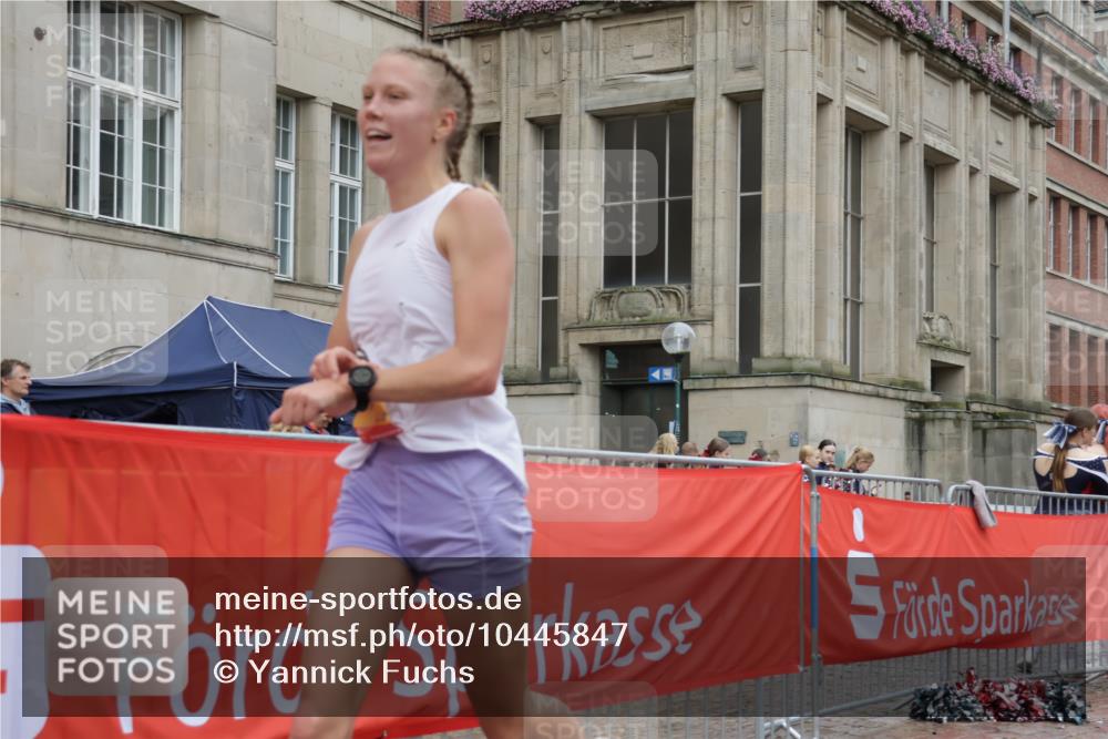 13.09.2026 - Kiel Lauf Yannick Fuchs http://msf.ph/oto/10445847 13.09.2026 12:16:10 Ziel 1555, 12683, 2562, 3194, 10494, 11267, 12309, 12683, 7260, 10976, 3194, 3970 meine-sportfotos.de