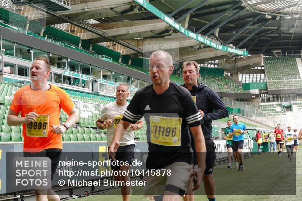 13.09.2026 - 21. swb-Marathon Bremen Michael Burmester http://msf.ph/oto/10445878 13.09.2026 10:29:20 Laufen im Stadion 10162, 10170, 10183, 10189, 10193, 10200, 10218, 10233, 10253, 10267, 10270, 10293, 10294, 10316, 10329, 10334, 10348, 10381, 10392, 10421, 10426, 10452, 10467, 10508, 10525, 10537, 10538, 10544, 10585, 10594, 10652, 10655, 10709, 10734, 10739, 10761, 10763, 10764, 10770, 10808, 10814, 10825, 10827, 10835, 10840, 10876, 10887, 10906, 10910, 10917, 10923, 10966, 10993, 11005, 11007, 11018, 11035, 11058, 11087, 11092, 11109, 11170 meine-sportfotos.de