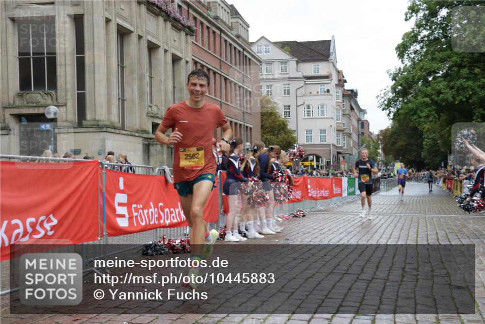 13.09.2026 - Kiel Lauf Yannick Fuchs http://msf.ph/oto/10445883 13.09.2026 12:16:13 Ziel 1555, 10976, 2562, 10494, 11267, 12309, 12683, 169, 7260, 3194 meine-sportfotos.de