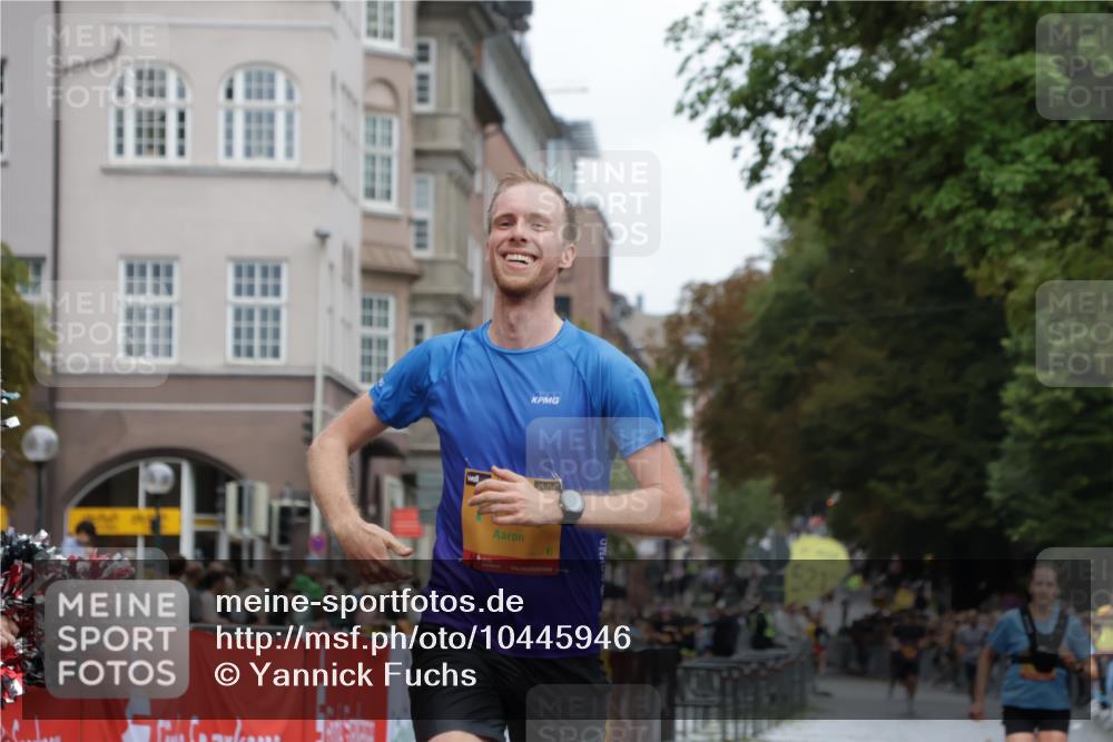 13.09.2026 - Kiel Lauf Yannick Fuchs http://msf.ph/oto/10445946 13.09.2026 12:16:19 Ziel 1555, 10976, 2562, 10494, 11267, 12309, 12683, 169, 7260, 9055, 10494 meine-sportfotos.de