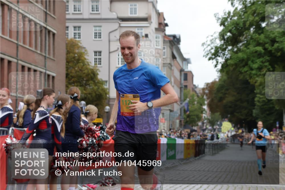 13.09.2026 - Kiel Lauf Yannick Fuchs http://msf.ph/oto/10445969 13.09.2026 12:16:20 Ziel 1555, 10976, 2562, 11267, 12309, 12683, 169, 7260, 9055, 2562, 10494 meine-sportfotos.de
