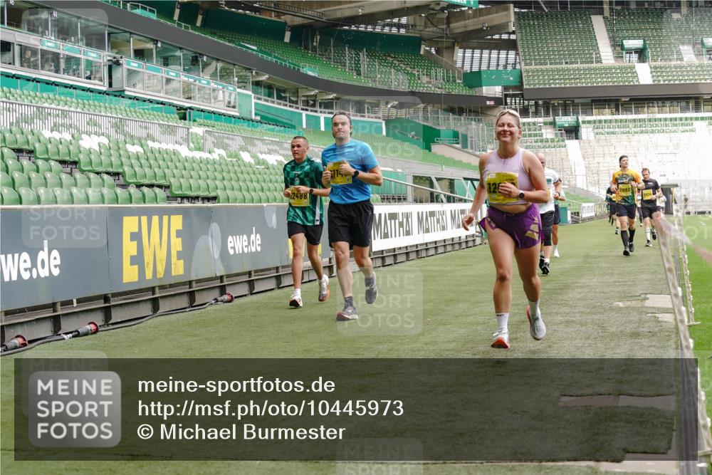 13.09.2026 - 21. swb-Marathon Bremen Michael Burmester http://msf.ph/oto/10445973 13.09.2026 10:29:23 Laufen im Stadion 10162, 10170, 10183, 10189, 10193, 10200, 10218, 10233, 10253, 10267, 10270, 10294, 10316, 10329, 10334, 10348, 10381, 10392, 10421, 10426, 10452, 10467, 10508, 10525, 10537, 10538, 10544, 10585, 10594, 10652, 10655, 10709, 10734, 10739, 10761, 10763, 10764, 10770, 10808, 10814, 10825, 10827, 10835, 10840, 10876, 10887, 10906, 10910, 10923, 10966, 10993, 11002, 11005, 11007, 11018, 11035, 11058, 11087, 11092, 11109, 11170 meine-sportfotos.de