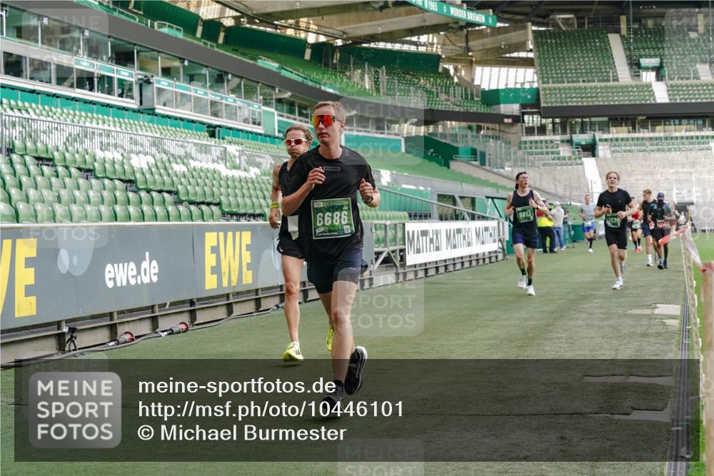 13.09.2026 - 21. swb-Marathon Bremen Michael Burmester http://msf.ph/oto/10446101 13.09.2026 12:46:22 Laufen im Stadion 195, 280, 474, 508, 538, 567, 604, 697, 788, 868, 1017, 1034, 1181, 1241, 1277, 1554, 1863, 1937, 2020, 2021, 2084, 2087, 2297, 2538, 2809, 2889, 3092, 3196, 3271, 3424, 3520, 3609, 4110, 4157, 4236, 4777, 4808, 5024, 5092, 5238, 5283, 5674, 5719, 5725, 6053, 6686, 6815, 6918, 7102, 7336, 7478, 7814, 7871, 8054, 8096, 8319, 8325, 8331, 8334, 8670, 8701, 8756, 8936, 8983, 9070, 9129, 9273, 9306, 9495, 9544, 9583, 9642, 9813, 13034, 439, 1667, 1850 meine-sportfotos.de