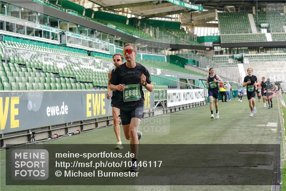 13.09.2026 - 21. swb-Marathon Bremen Michael Burmester http://msf.ph/oto/10446117 13.09.2026 12:46:22 Laufen im Stadion 195, 280, 474, 508, 538, 567, 604, 697, 788, 868, 1017, 1034, 1181, 1241, 1277, 1554, 1863, 1937, 2020, 2021, 2084, 2087, 2297, 2538, 2809, 2889, 3092, 3196, 3271, 3424, 3520, 3609, 4110, 4157, 4236, 4777, 4808, 5024, 5092, 5238, 5283, 5674, 5719, 5725, 6053, 6686, 6815, 6918, 7102, 7336, 7478, 7814, 7871, 8054, 8096, 8319, 8325, 8331, 8334, 8670, 8701, 8756, 8936, 8983, 9070, 9129, 9273, 9306, 9495, 9544, 9583, 9642, 9813, 13034, 439, 1667, 1850 meine-sportfotos.de