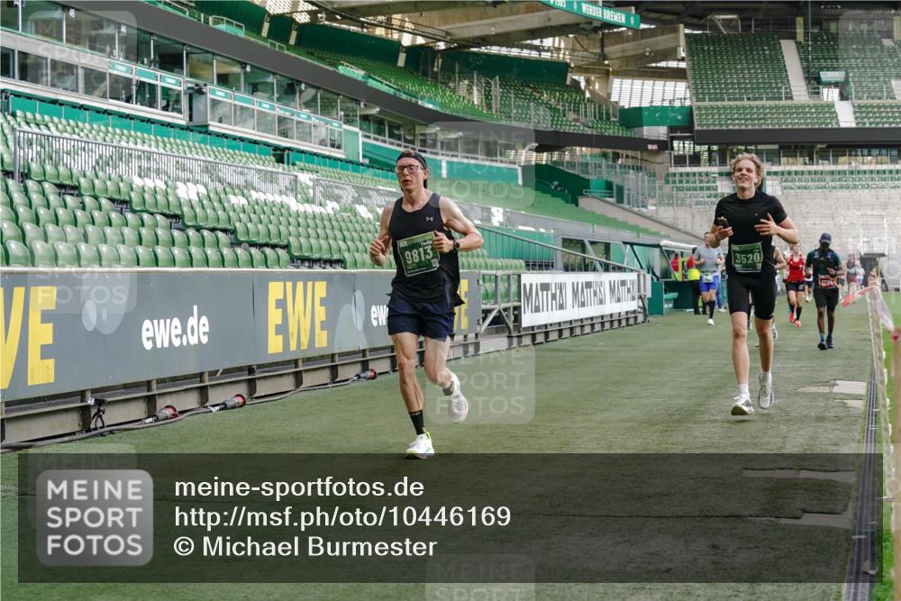 13.09.2026 - 21. swb-Marathon Bremen Michael Burmester http://msf.ph/oto/10446169 13.09.2026 12:46:25 Laufen im Stadion 195, 280, 474, 508, 538, 567, 604, 697, 788, 868, 1017, 1034, 1181, 1241, 1277, 1554, 1863, 2020, 2021, 2084, 2087, 2297, 2538, 2809, 2889, 3092, 3118, 3196, 3271, 3424, 3520, 3609, 4110, 4157, 4236, 4239, 4729, 4777, 4808, 5024, 5092, 5238, 5283, 5674, 5719, 5725, 6053, 6686, 6815, 6918, 7102, 7336, 7478, 7814, 7871, 8054, 8096, 8319, 8325, 8331, 8334, 8670, 8701, 8756, 8936, 8983, 9070, 9129, 9273, 9306, 9495, 9544, 9583, 9642, 9813, 13034, 439, 1667, 1850 meine-sportfotos.de
