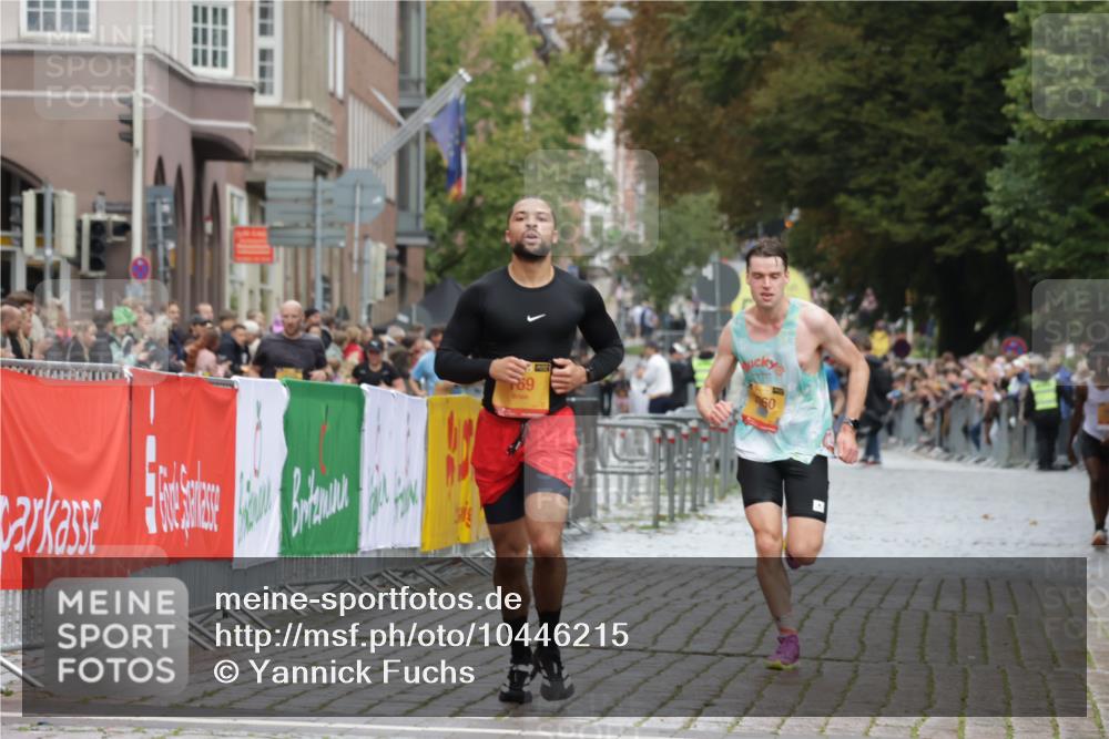 13.09.2026 - Kiel Lauf Yannick Fuchs http://msf.ph/oto/10446215 13.09.2026 12:16:49 Ziel 3971, 7833, 169, 7260, 9055, 10976, 1641, 3365, 8057, 10638, 10897, 1555, 10976 meine-sportfotos.de