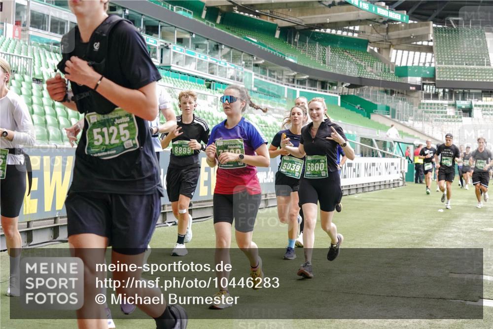 13.09.2026 - 21. swb-Marathon Bremen Michael Burmester http://msf.ph/oto/10446283 13.09.2026 13:08:11 Laufen im Stadion 132, 156, 489, 551, 607, 682, 716, 800, 808, 809, 834, 846, 884, 911, 922, 1025, 1124, 1173, 1189, 1210, 1285, 1289, 1322, 1364, 1369, 1387, 1395, 1398, 1532, 1559, 1600, 1688, 1831, 1841, 1854, 1871, 1899, 1926, 1938, 2003, 2041, 2070, 2090, 2215, 2219, 2229, 2283, 2318, 2366, 2380, 2405, 2413, 2440, 2467, 2492, 2565, 2611, 2635, 2692, 2699, 2721, 2727, 2731, 2755, 2782, 2802, 2818, 2823, 2831, 2841, 2866, 2897, 2911, 2930, 2949, 2960 meine-sportfotos.de