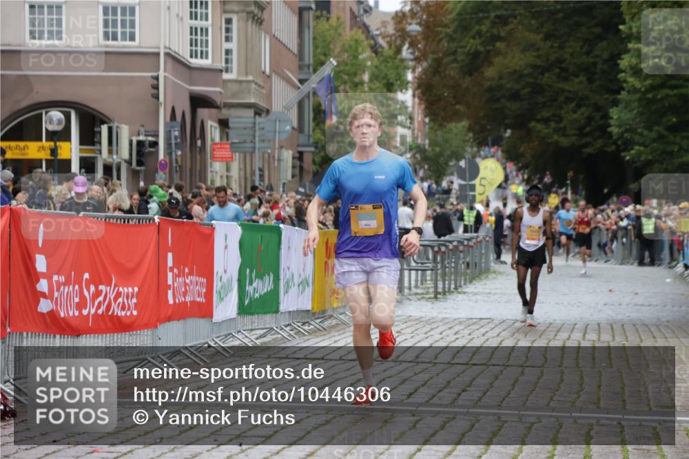 13.09.2026 - Kiel Lauf Yannick Fuchs http://msf.ph/oto/10446306 13.09.2026 12:16:57 Ziel 1641, 3365, 3971, 7833, 8057, 10897, 169, 7260, 9055, 10638, 12448, 10976 meine-sportfotos.de