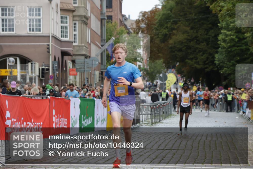 13.09.2026 - Kiel Lauf Yannick Fuchs http://msf.ph/oto/10446324 13.09.2026 12:16:58 Ziel 1641, 3365, 3971, 7833, 8057, 10638, 10897, 169, 7260, 9055, 11287, 12448, 10976 meine-sportfotos.de