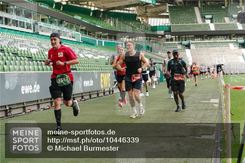 13.09.2026 - 21. swb-Marathon Bremen Michael Burmester http://msf.ph/oto/10446339 13.09.2026 12:46:32 Laufen im Stadion 195, 280, 474, 508, 538, 567, 604, 697, 788, 868, 1017, 1034, 1181, 1241, 1277, 1554, 1863, 2020, 2021, 2084, 2087, 2297, 2538, 2646, 2809, 2889, 3118, 3196, 3271, 3284, 3424, 3520, 3609, 4025, 4110, 4157, 4236, 4239, 4729, 4777, 4808, 5024, 5092, 5238, 5283, 5674, 5719, 5725, 6053, 6686, 6815, 6918, 7102, 7336, 7478, 7814, 7871, 8054, 8096, 8319, 8325, 8331, 8334, 8670, 8701, 8756, 8936, 8983, 9061, 9070, 9129, 9273, 9306, 9495, 9544, 9642, 9813, 9918, 13034, 439 meine-sportfotos.de
