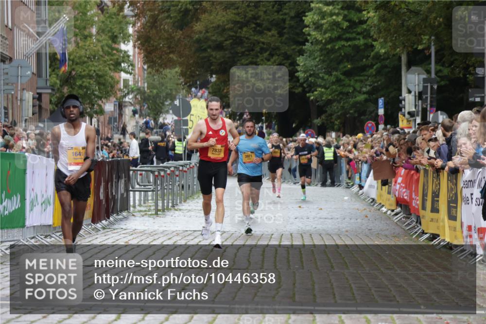13.09.2026 - Kiel Lauf Yannick Fuchs http://msf.ph/oto/10446358 13.09.2026 12:17:09 Ziel 1641, 8057, 10638, 10897, 12448, 3365, 3971, 7833, 8057, 9055, 1166, 3643, 4325, 5522, 10684, 11287, 169, 7260, 9055 meine-sportfotos.de